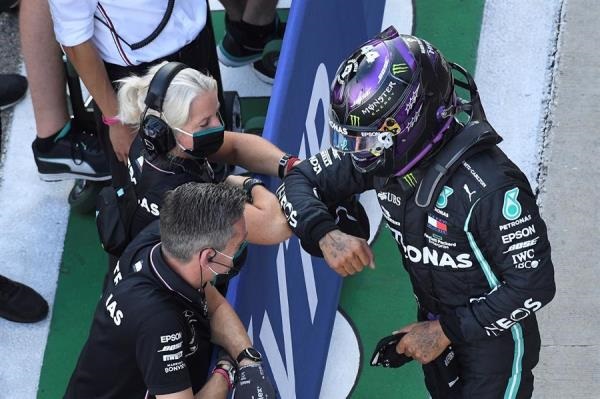 Hamilton logra una pole agridulce en el Gran Premio de Rusia