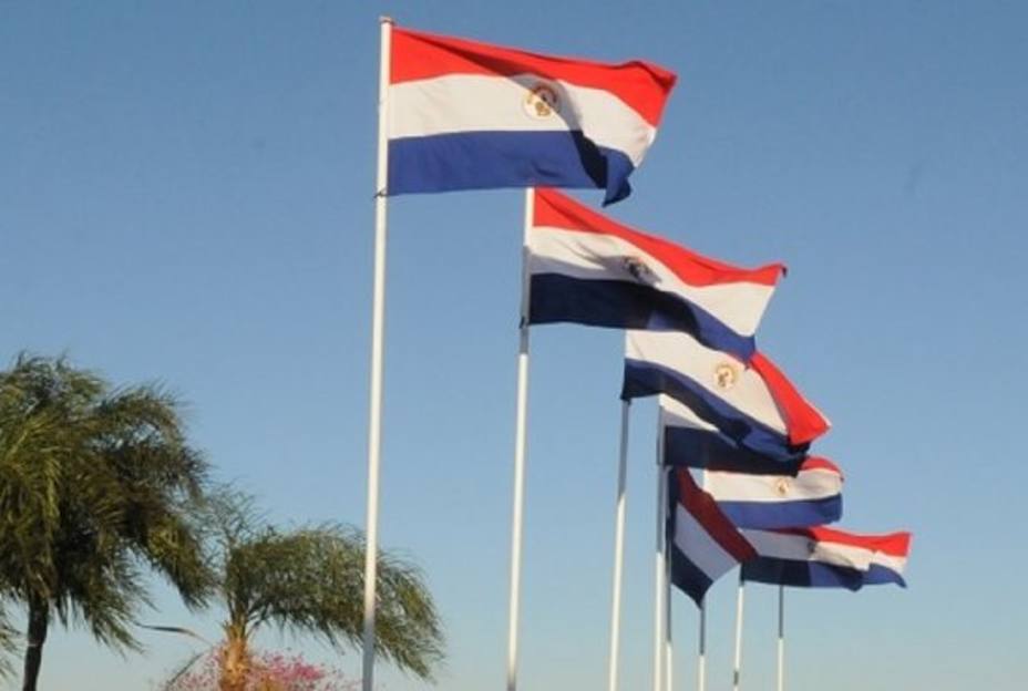 Paraguay podría tener su primera presidenta tras renuncia 