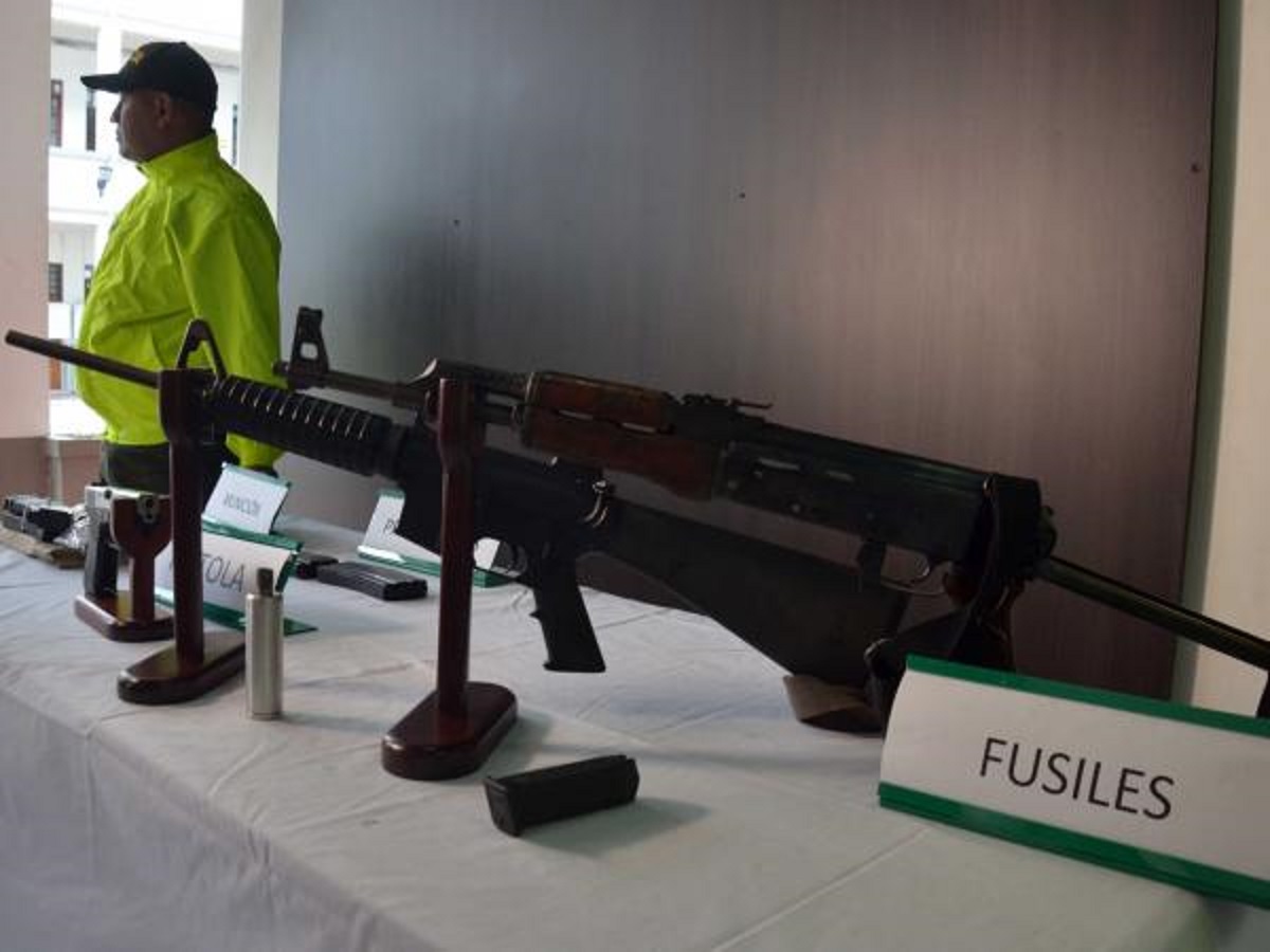 Sugieren que el régimen de Maduro apoya a la guerrilla colombiana con armamento